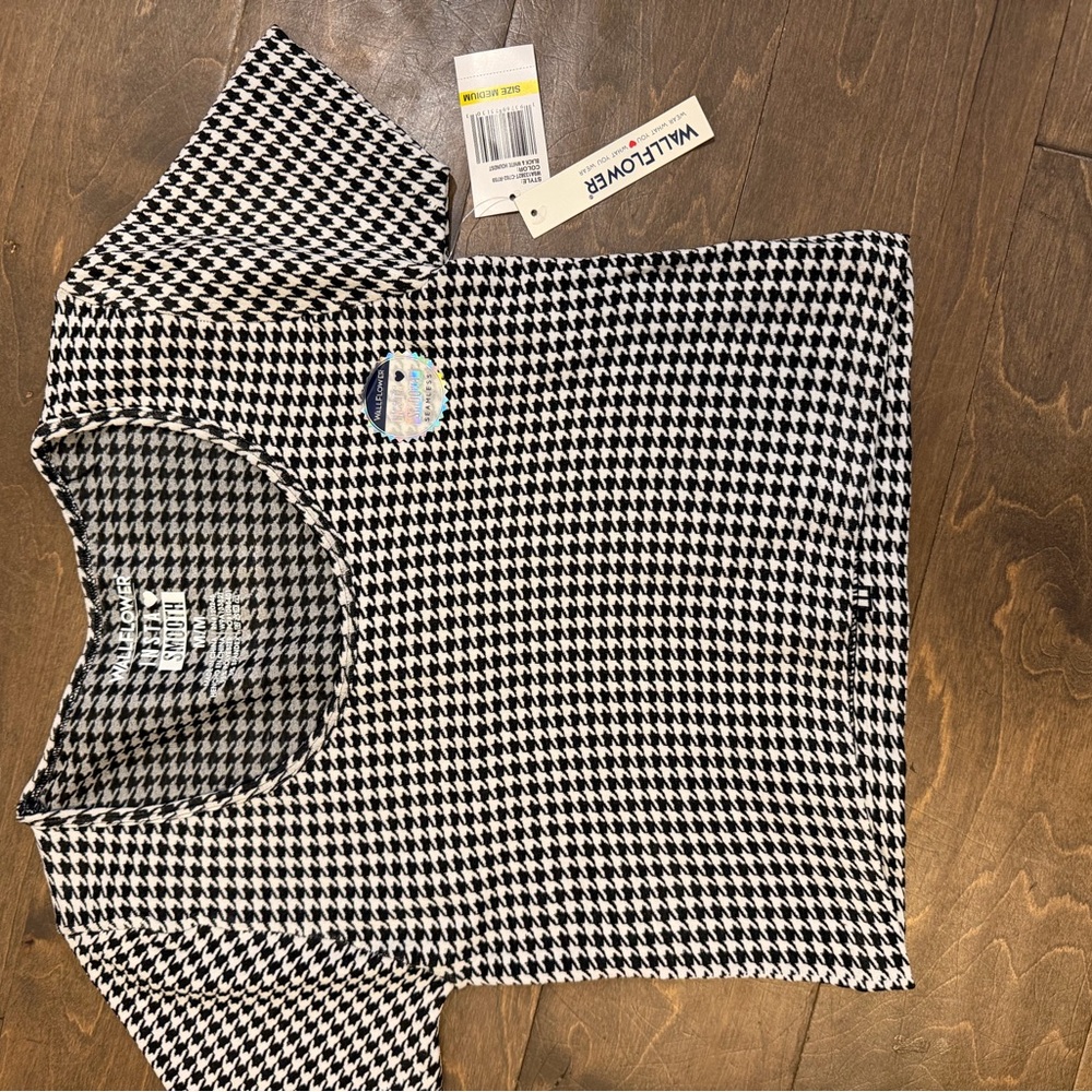 Wallflower Black and White Houndstooth Top
